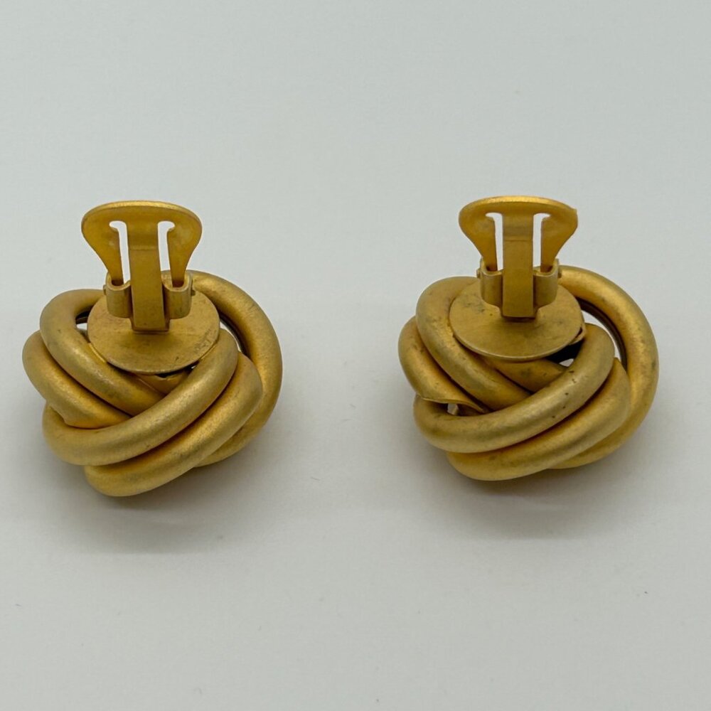 Vintage Matte Gold Knot Earrings Clip-On Brushed Gold-Tone Love Knot Statement - Picture 6 of 16